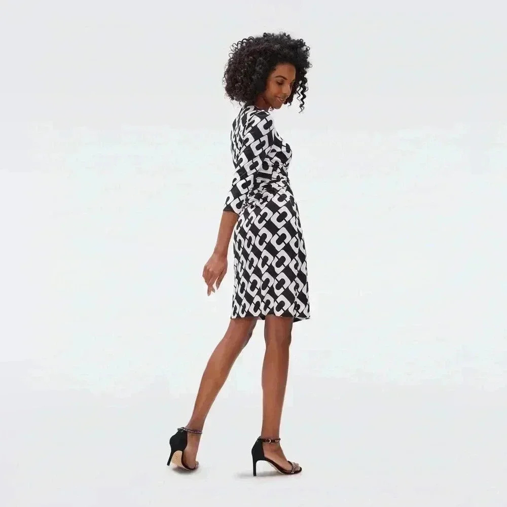 Diane von Furstenberg Vintage Julian 100% Silk Jersey Wrap Dress Chain Link SZ 6 - Picture 3 of 11
